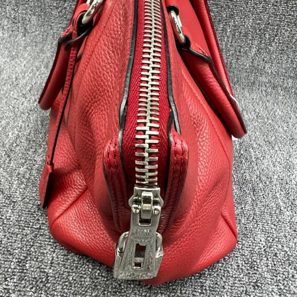 Prada Vitello Leather Tote Bag 510-040225 - Picture 5 of 15